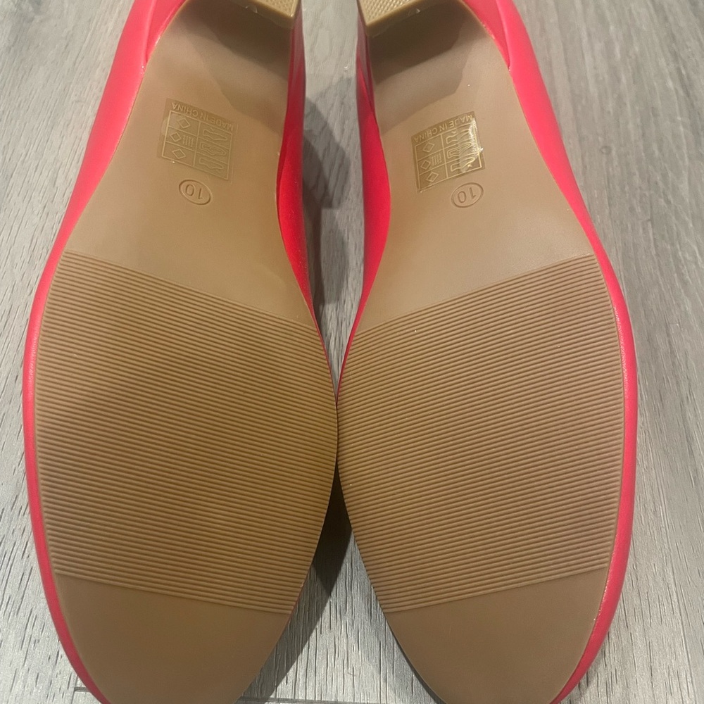 Journee Collection Saar Pump Women's Red shoes - Size 10 (medium) - Picture 3 of 4